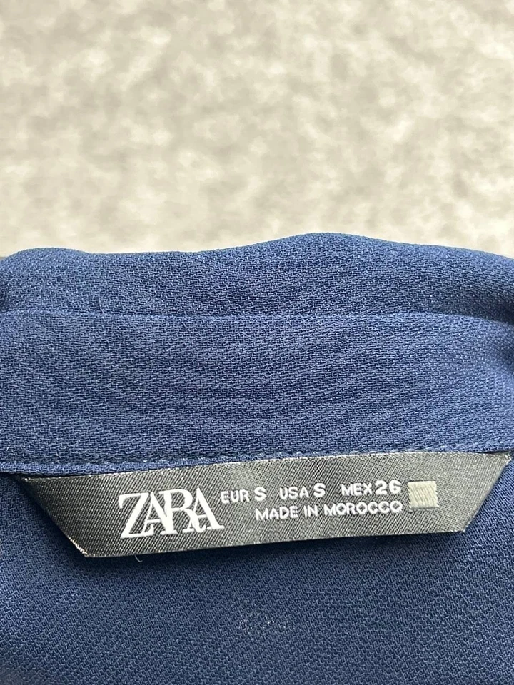 Vestido camisero Zara para mujer pequeño azul midi manga lengüeta enrollable cinturón botón delantero Foto 4 de 4