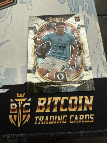2022-23 Panini Select Silver Prizm Julian Alvarez RC