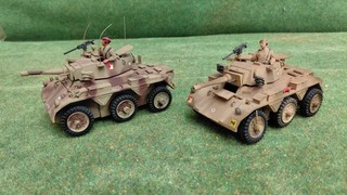 Modelo de tanque 1:35 construido 2 tanques de espionaje británicos Saladin (PM123)