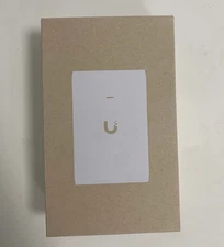 Ubiquiti UniFi 2.5G PoE+ Adapter (30W) - White (UACC-PoE+-2.5G)
