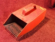 OLDER RED COLOR FULL METAL BERRY PICKER w LABEL GÄLLSTAD SWEDEN SWEDISH