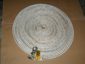 3M Dbi-Sala 1202844 Dropline Rope, 100-Foot Polyester/Polypropylene Blend 5/8-Inch Diameter Rope With Snap Hook At One End, White (840779075850)