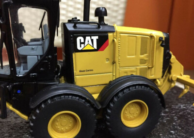 Caterpillar Cat 140M3 Motor Grader 1/50 Scale Metal Model Caterpillar Cat 140M3 Motor Grader 1/50 Scale Metal Model