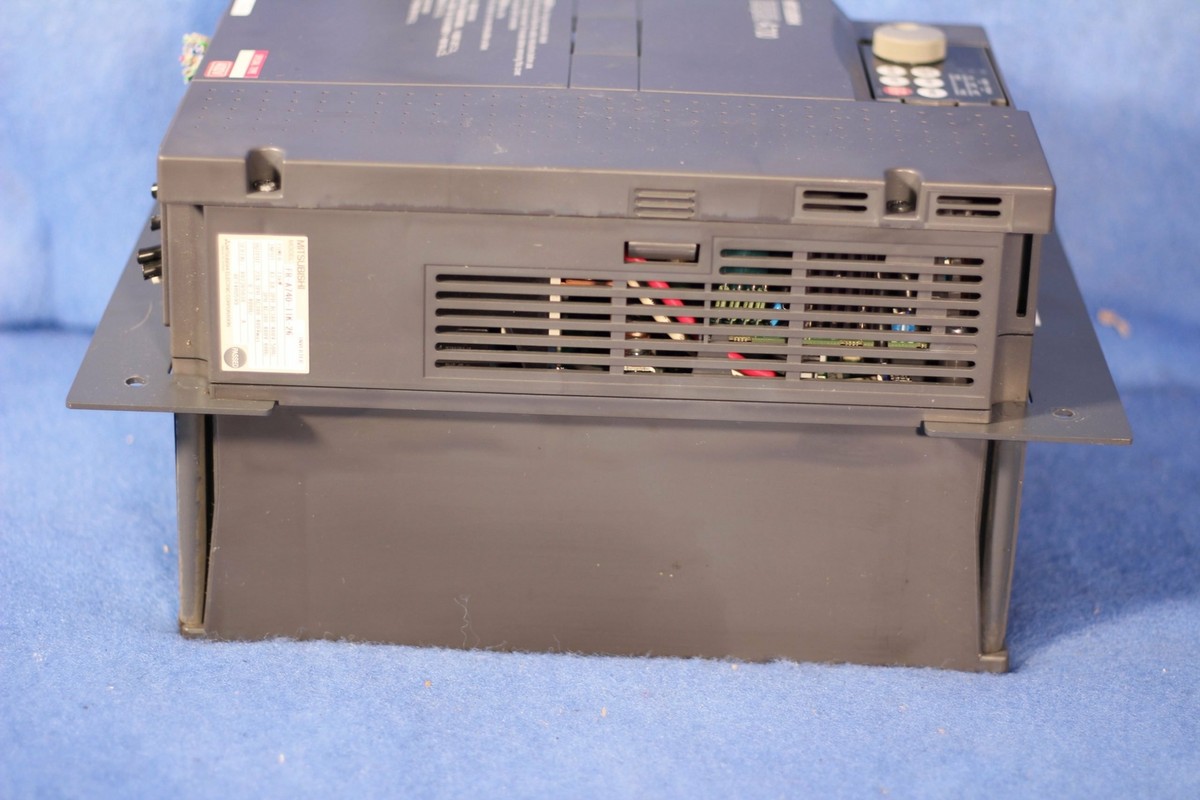 Mitsubishi FREQROL-A700 FR-A740-11K-26 11kw 15HP 480VAC 2 Year