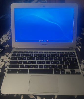 Samsung XE303C12-A01US Exynos 5 Dual-Core 1.7GHz 2GB 16GB Chromebook with Webcam