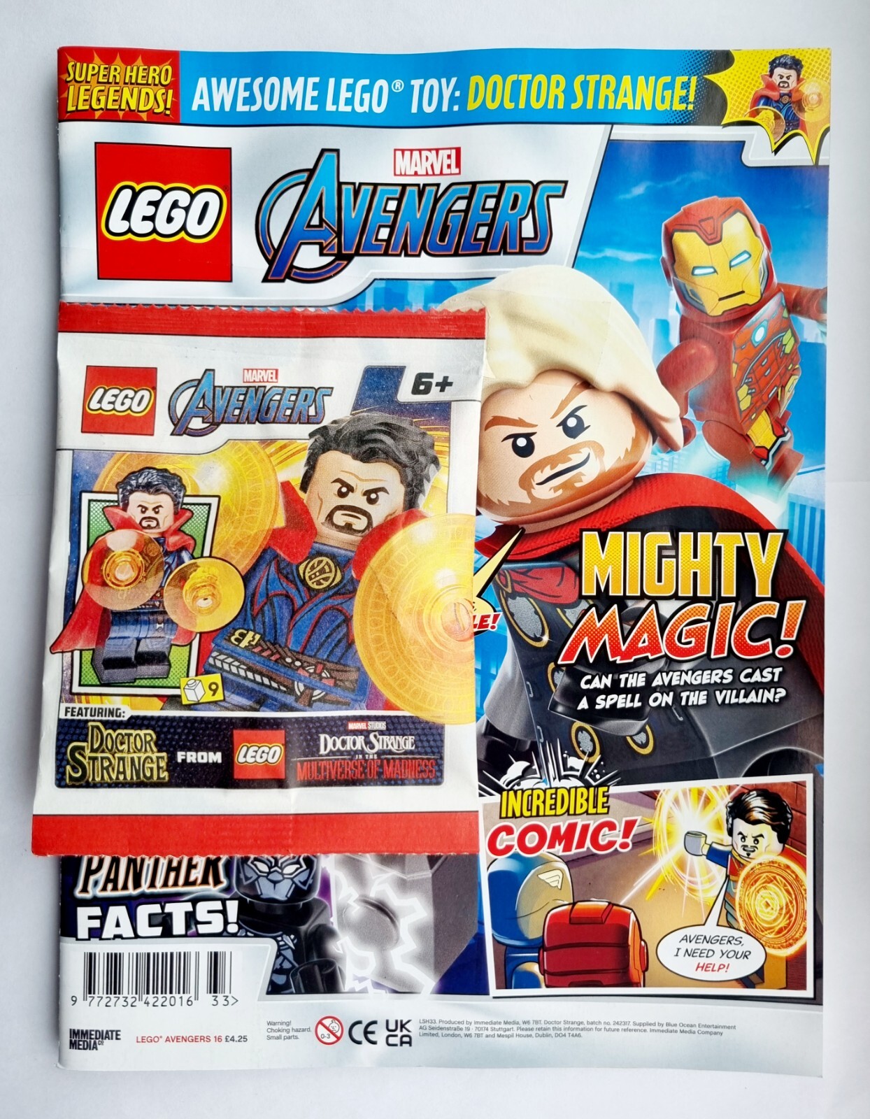 NEW LEGO RARE MARVEL AVENGERS MAGAZINE WITH EXCULSIVE DOCTOR STRANGE MINIFIGURE