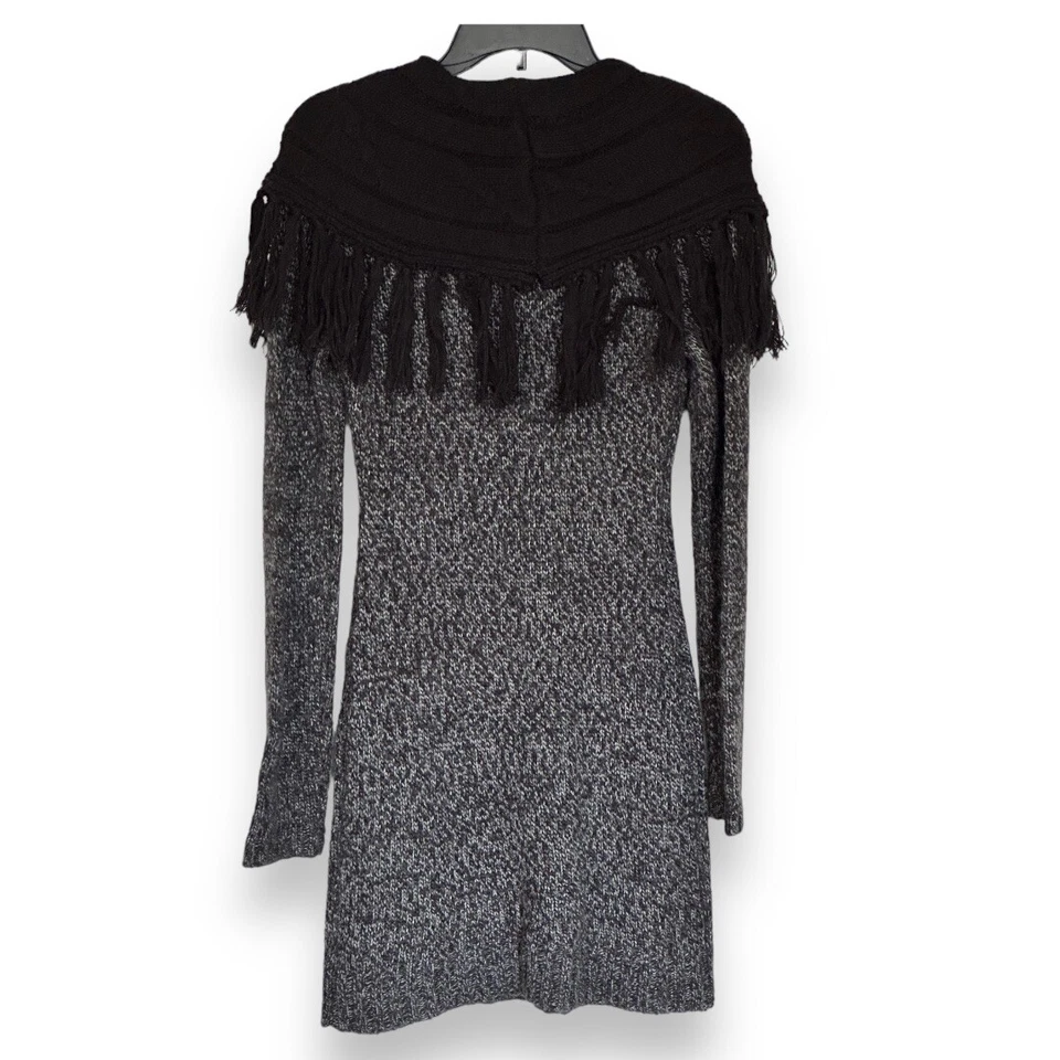 Vestido Suéter Romeo & Juliet Couture Negro Gris Manga Larga Cuello Flecos Talla S Foto 2 de 4