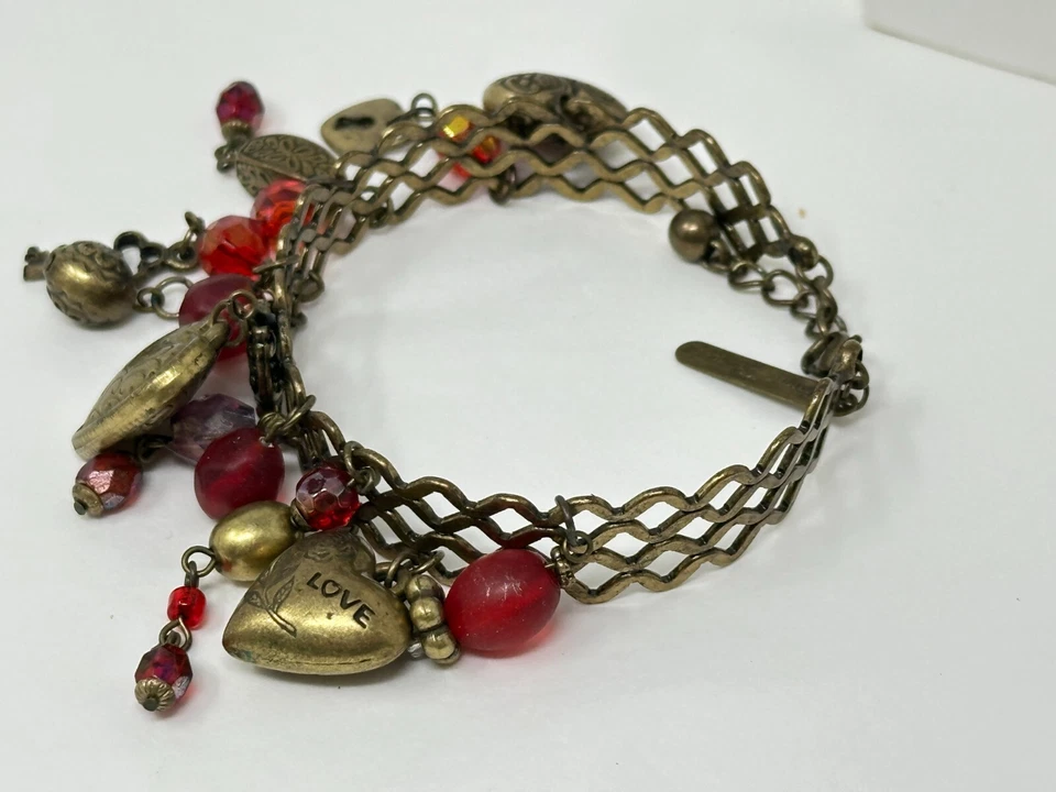 Pulsera Margot Thompson Latón Corazón Rojo Cerradura Llave Temática Amor Dije Foto 4 de 4