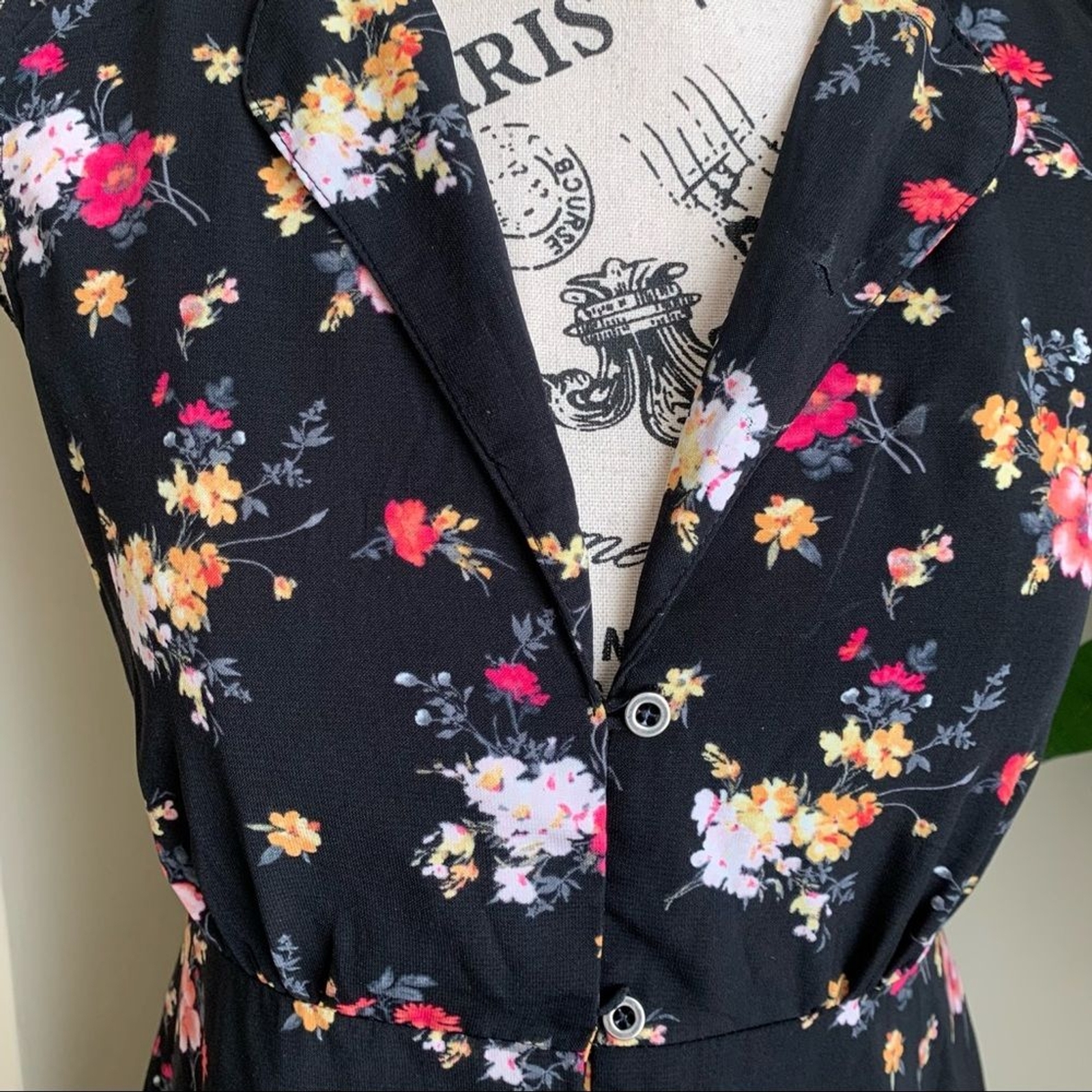 Max Studio Sleeveless Button Down Collared Floral… - image 4