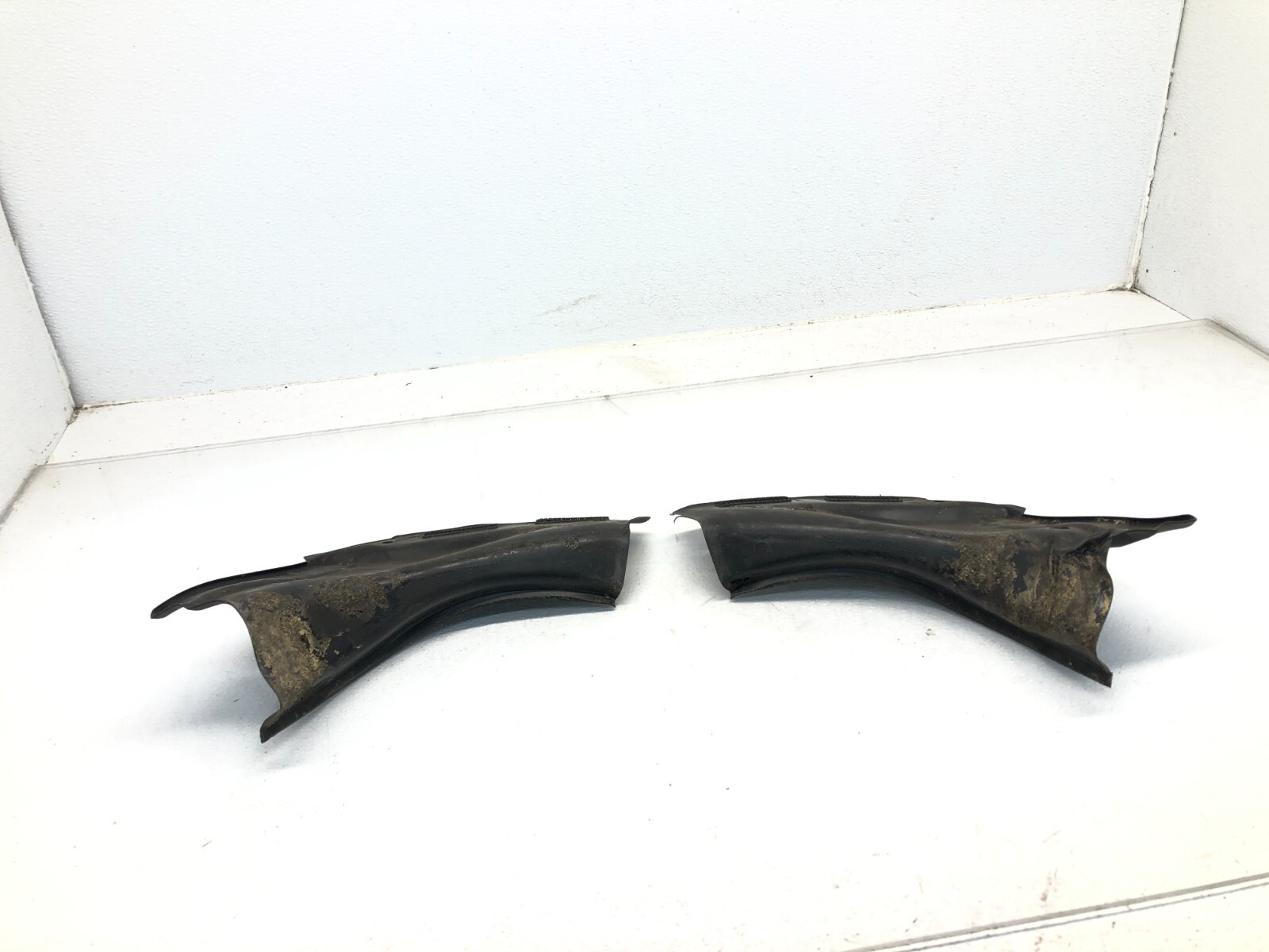 2008-2019 MASERATI GRANTURISMO S M145 LEFT RIGHT REAR LIGHT TRIM COVER PAIR OEM