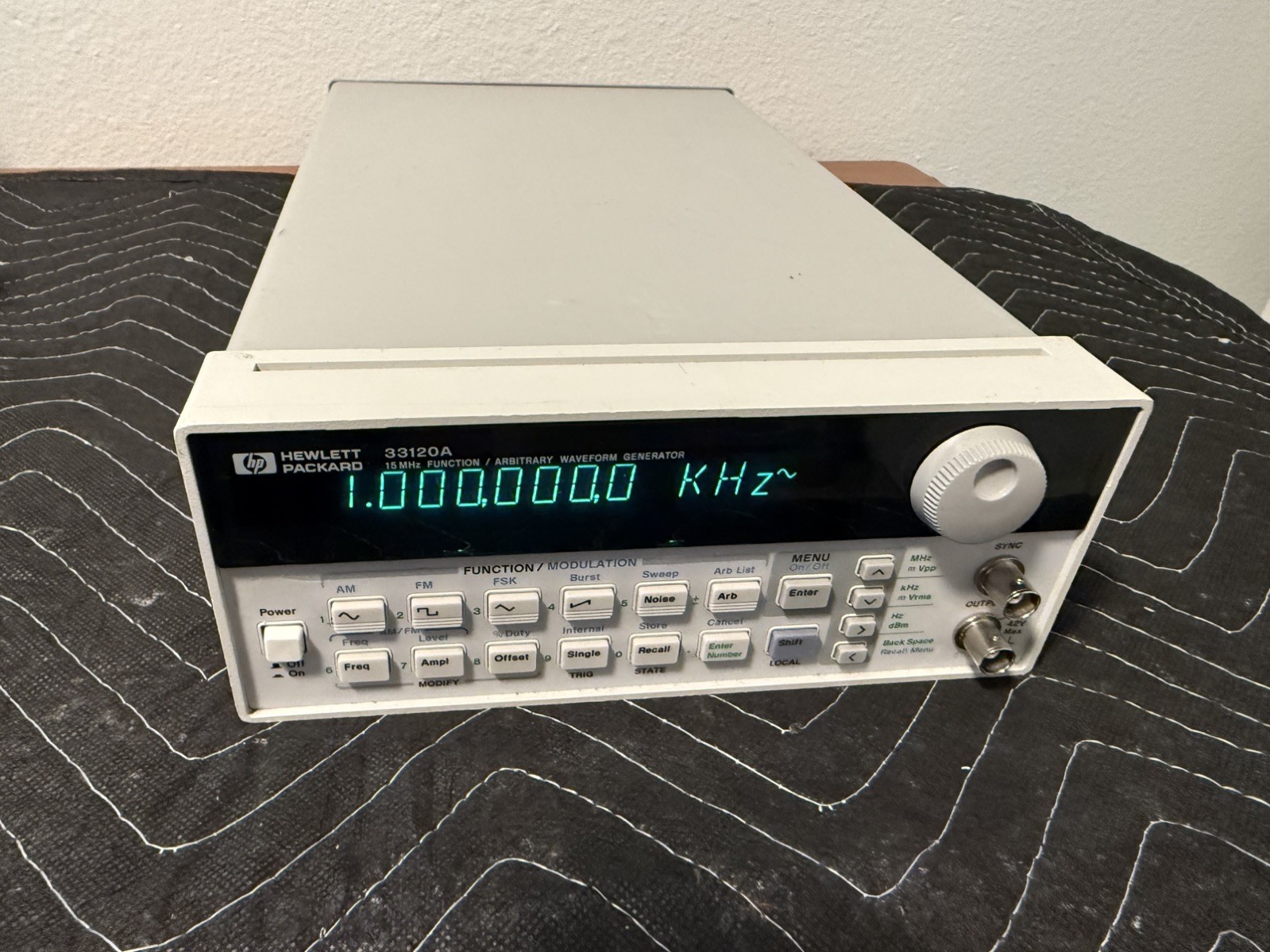 HP / Agilent 33120A 15 MHz Function & Arbitrary Waveform Generator
