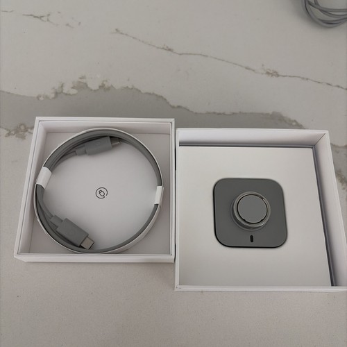 Oura Ring Gen 4 Smart Fitness Ring - Size 11- Silver - with Charger and Box