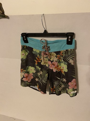 Boy's Youth Mixed Lot of 4 Swim Trunks, LIRA, RVCA, Quicksilver, Size Med-Large - Picture 2 of 13