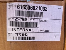 Freightliner Left-Hand Mirror Arm Cover | 22-78606-517