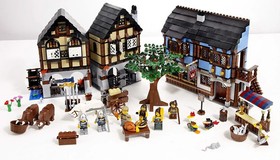 Lego 10193 Medieval Market Village Castle Theme 1601pcs SEALED / Express
