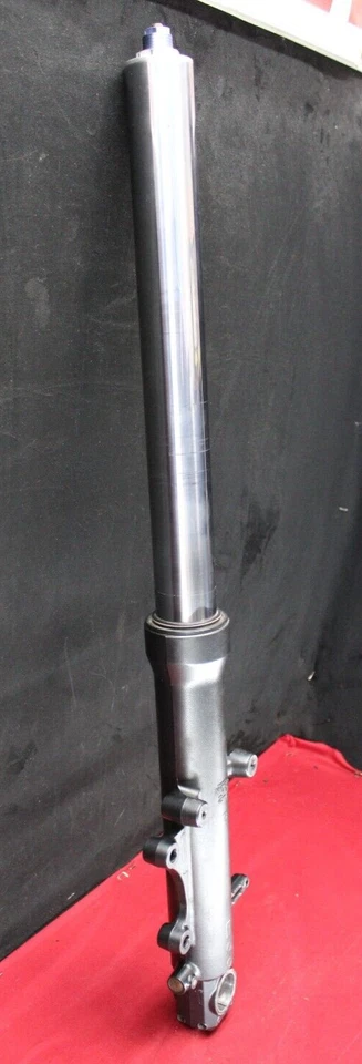 Horquilla izquierda Kawasaki ZZR600 2005-2008 #1340 Foto 2 de 4