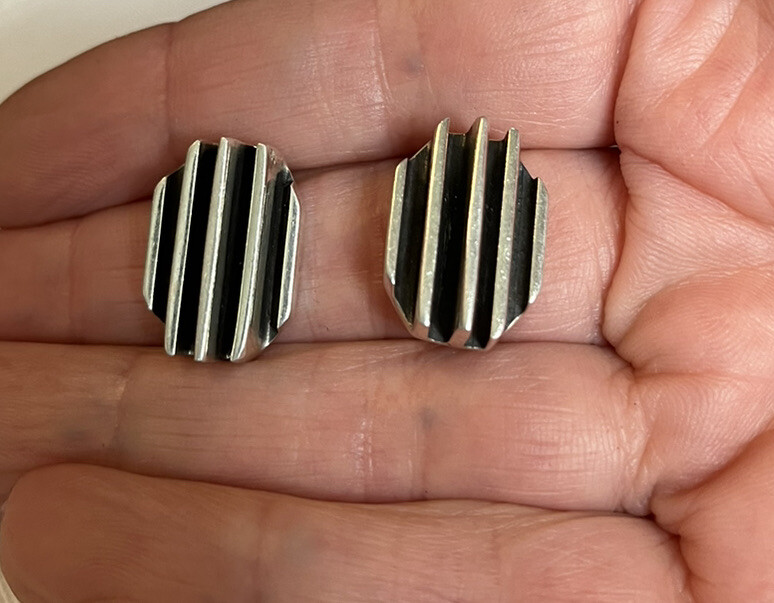 Sterling Silver solid vintage Grated Pierced Earr… - image 1