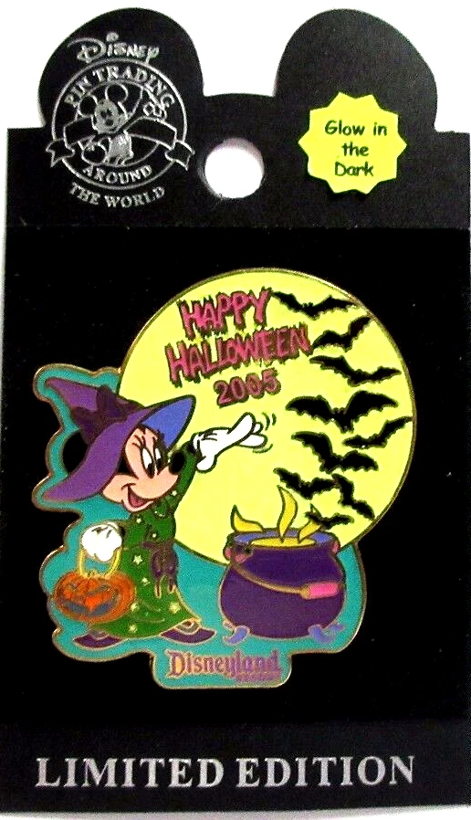 PIN DE BRUJA DLR FELIZ HALLOWEEN 2005 MINNIE MOUSE - BRILLA EN LA OSCURIDAD - LE 2000 - #41970 Foto 3 de 3