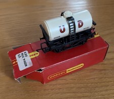 Hornby Triang OO Gauge R015 U.D Milk Wagon New in Box