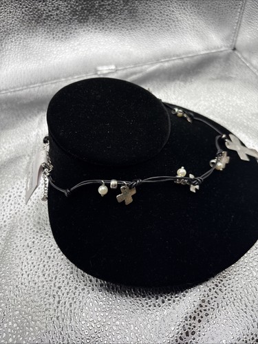 Collana con ciondolo croce di perle finte - Foto 3 di 5