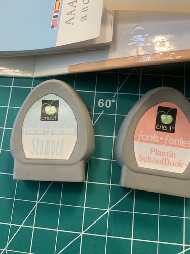 LOT Cricut Font Cartridges PLANTIN SCHOOLBOOK & GEORGE & BASIC SHAPES Home Deco - Picture 11 of 11