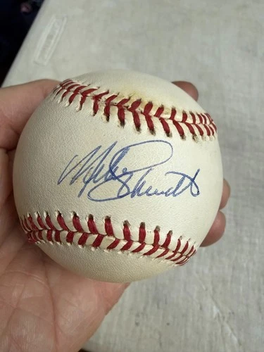 New ListingMike Schmidt Signed Autographed Baseball Official National League