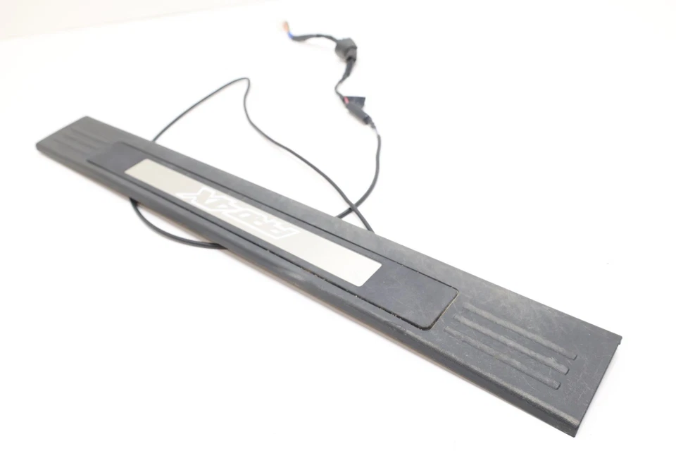 Nissan Titan 2022 placa de umbral Lh 999g6w8p40 Foto 3 de 4