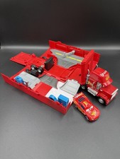 Disney Pixar Cars Transforming Mack Truck 2in1 Playset  Lightning McQueen 2017