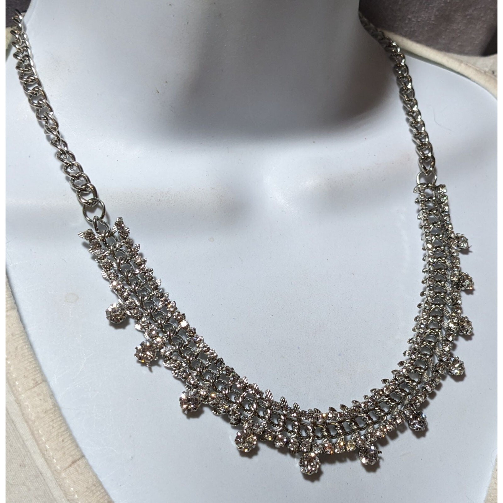 Elegant Silver Rhinestone Statement Necklace - image 7