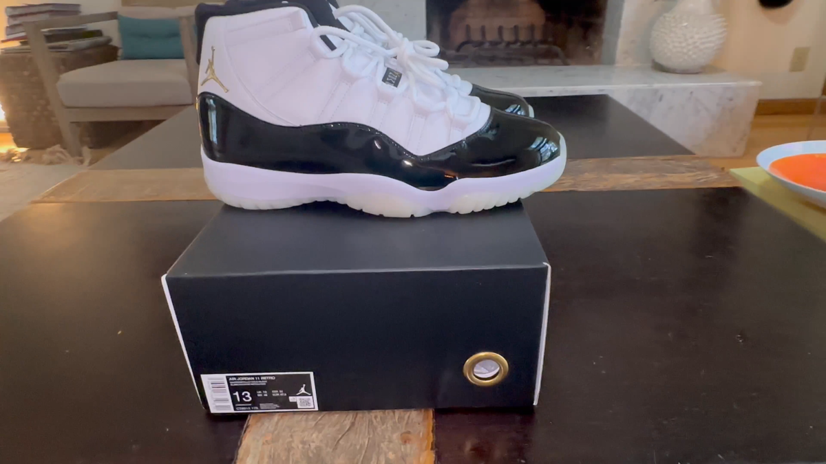 DEADSTOCK🔥Nike AIR JORDAN 11 Gratitude XI Concord Colorway DEADSTOCK🔥Nike AIR JORDAN 11 Gratitude XI Concord Colorway