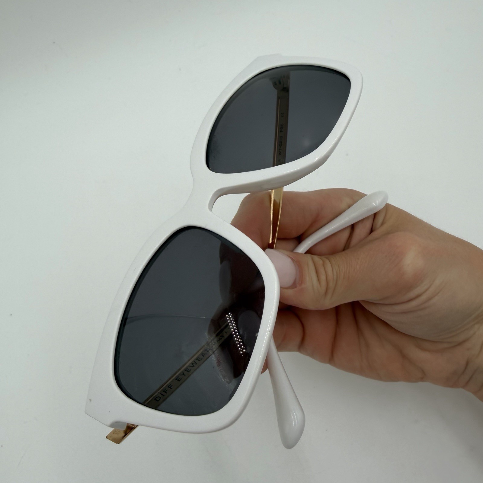 DIFF Bella Sunglasses Oversized Square White Fram… - image 6