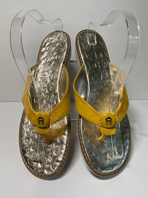 NEW LADIES ETIENNE AIGNER JACOB SANDALS M YELLOW FLIP FLOPS