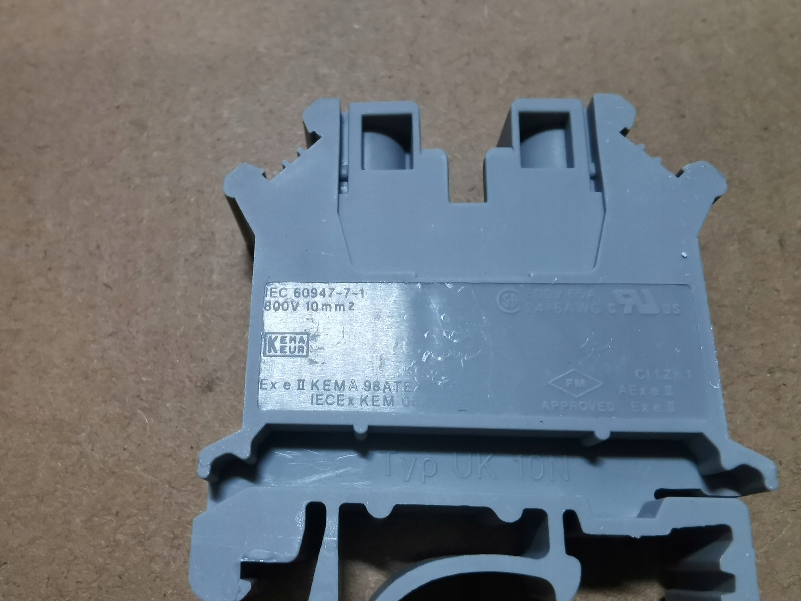 Phoenix Contact 3005073 UK 10N Through Fitting 1 Piece