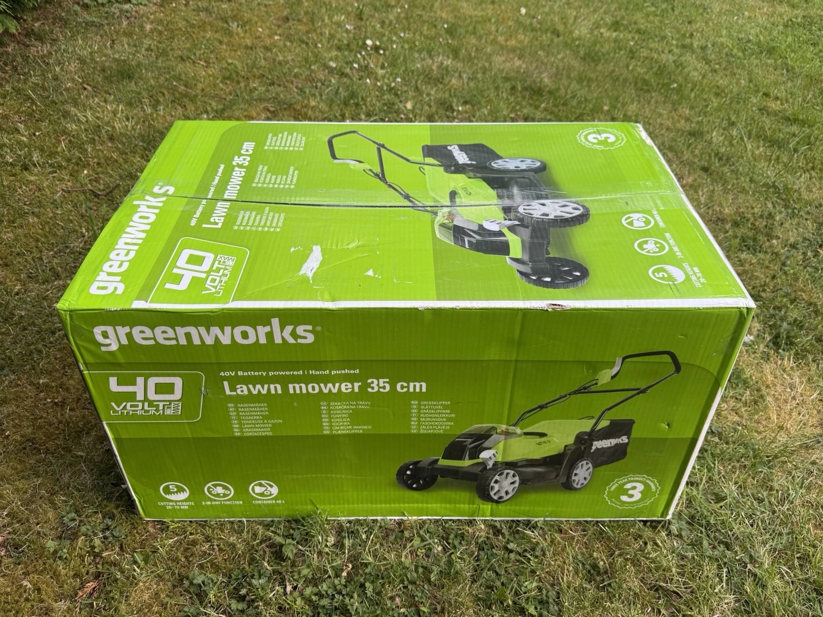 Greenworks 40V Lawn Mower 35cm With 1x 2Ah 40V Battery & Charger - New 3