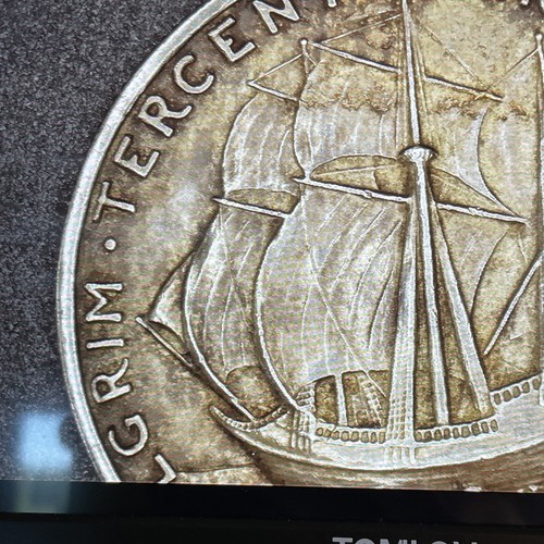 1920 D 50c Pilgrim Tercentenary Mayflower Commemorative Silver Half Dollar - Picture 19 of 24