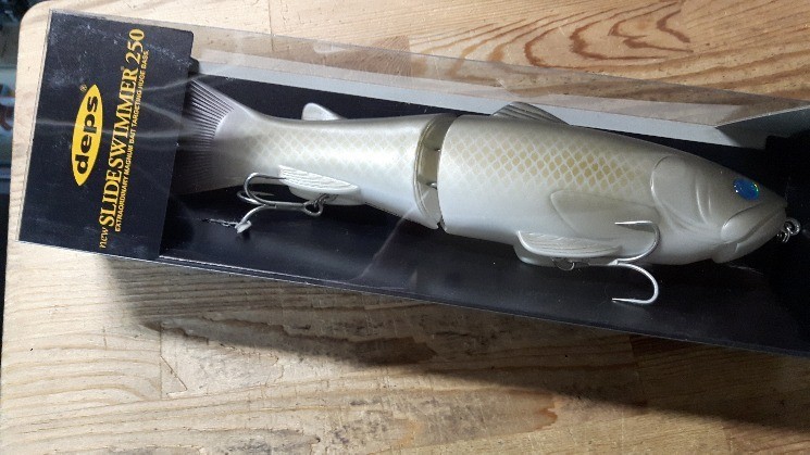 deps New Slide Swimmer 250 Wild Scale Silver Gray 250mm 6.2oz Big Swimbait Lure - Image 2