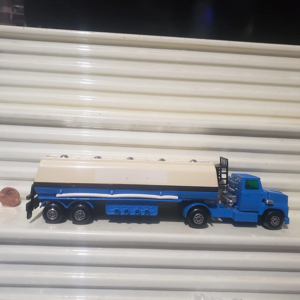 Lesney Matchbox 1973 Super King Size K16 ARAL PETROL TANKER **Missing 2 Labels - Image 2 of 4