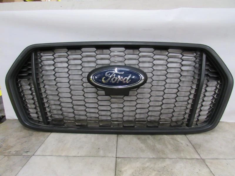 Rejilla Ford Transit 250 20 21 22 Foto 2 de 4