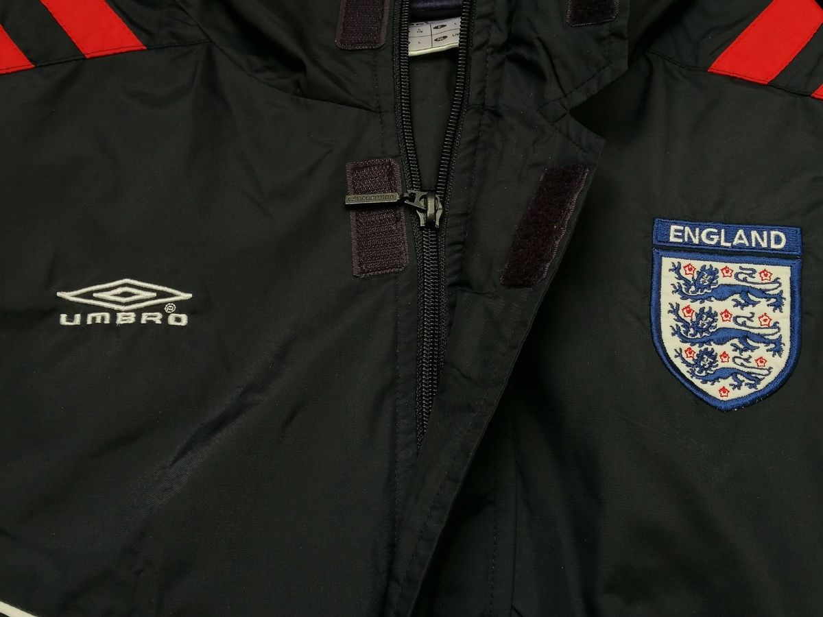 England 1990's 2000's vintage training running football England 1990's 2000's vintage training running football