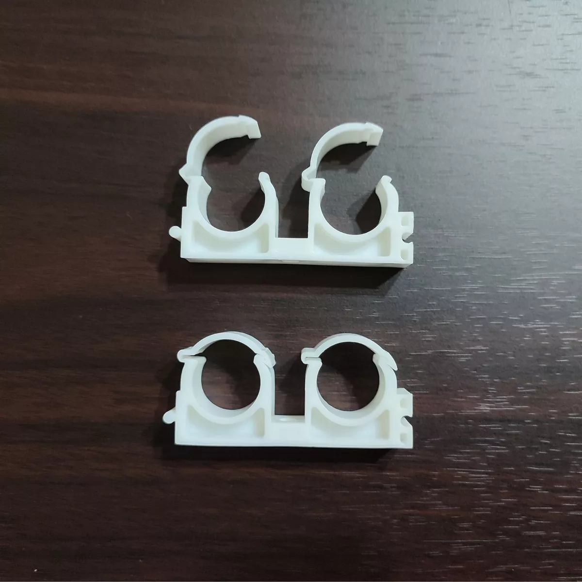 Plastic water pipe deals clamps