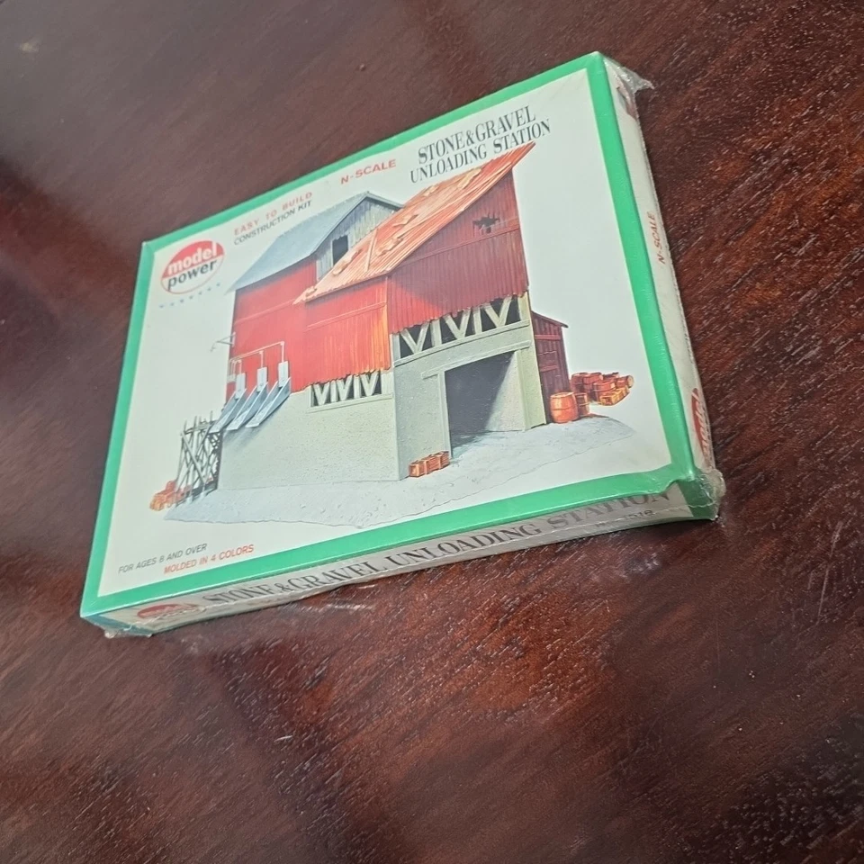 Model Power 1518 N Scale Stone Gravel Unloading Station Model Kit Sealed - Image 2 of 4