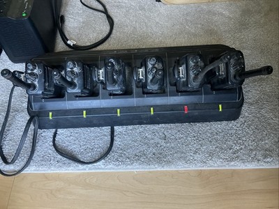 6X Vertex Standard EVX-261-G7-5 Two-Way Radios UHF  w/batteries & CRADLE