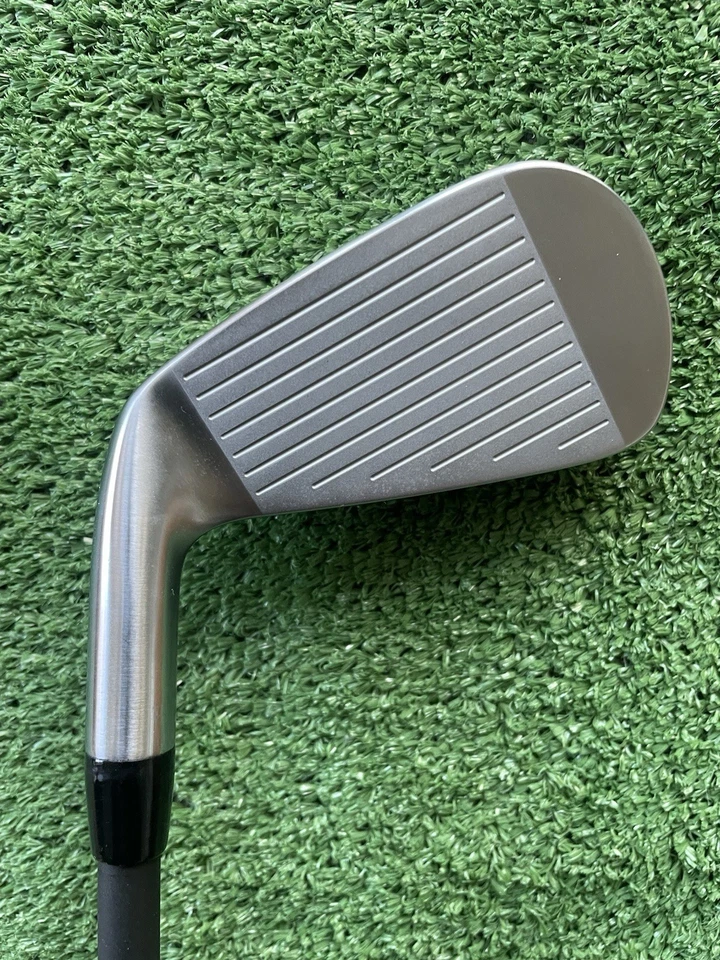 Titleist T250U Utility 3 Iron 2025 Stiff Flex Graphite Right Hand Mens Golf Club - Image 4 of 4