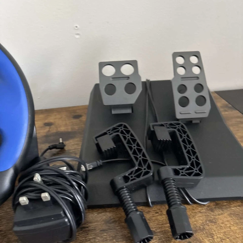 Logitech Driving Force | PlayStation 2 - Image 2 of 4