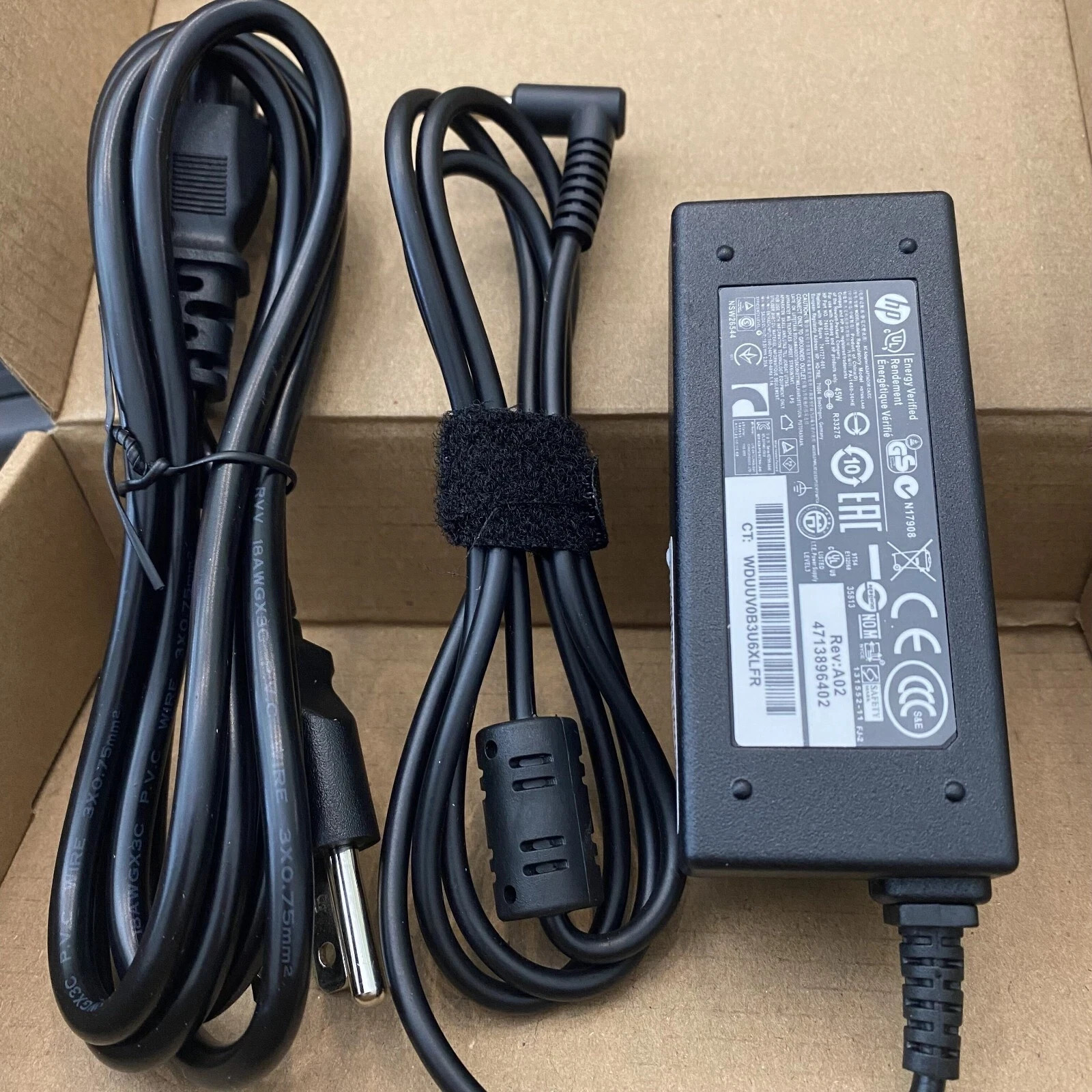 740015-002 741727-001 19.5v 2.31a