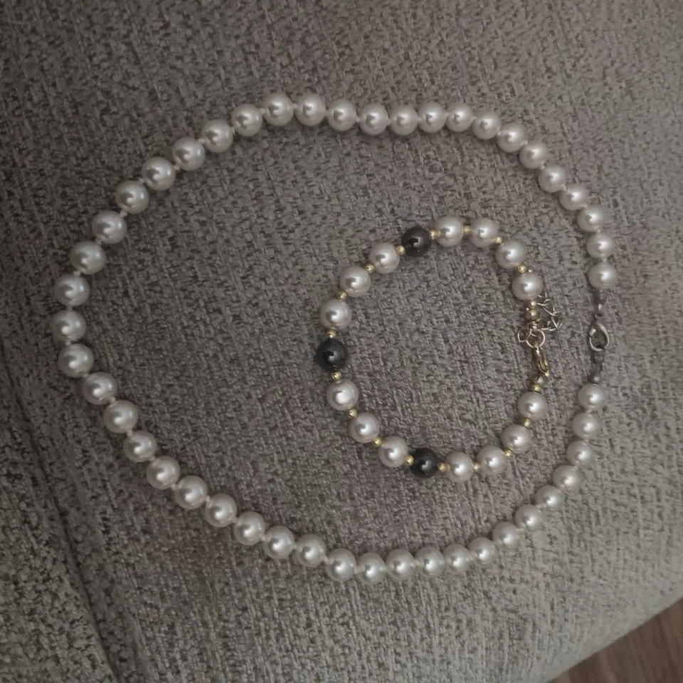 Perlenkette  und Perlenarmband