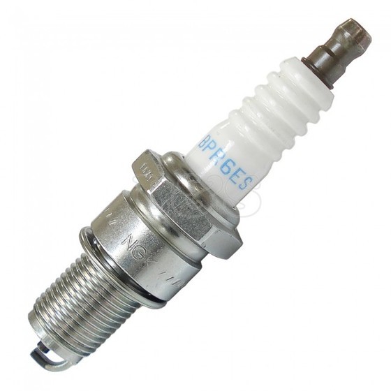 NGK Spark Plugs 7131 Standard Spark Plug BPR6ES Single