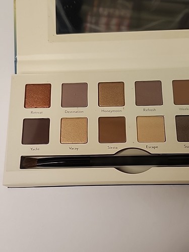 Cargo Take Me Away! 12 Pan Eye Shadow Palette: W/Dual-Ended Brush 12 x 0.8g NIB - Picture 2 of 5