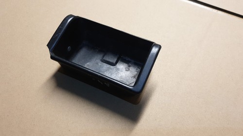 Audi A4 B5 Avant 1.8 8D Einlage Aschenbecher hinten 8D0857961