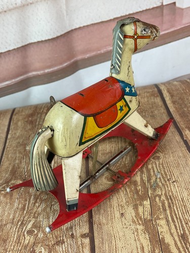 Vintage Rocking Horse Tin Toy Made in Japan Winds up and rocks - 第 7/10 張圖片